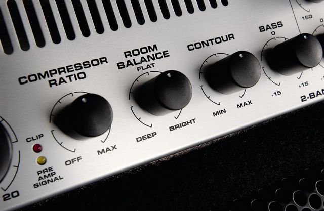 blank Fender have stuck to rotary controls here